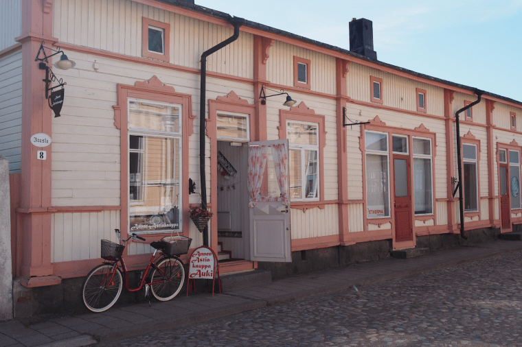 Sisustuskierroksellavanhassaraumassa5