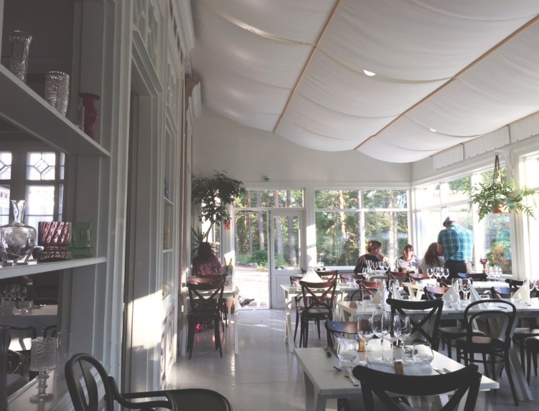 syyskuunkuudes_hotellipunkaharju_sali